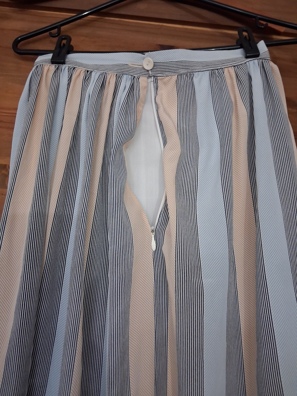 Vintage St Micheal Maxi Skirt Pleated Blue and Cream Striped Maxi Skirt - Picture 8 of 10